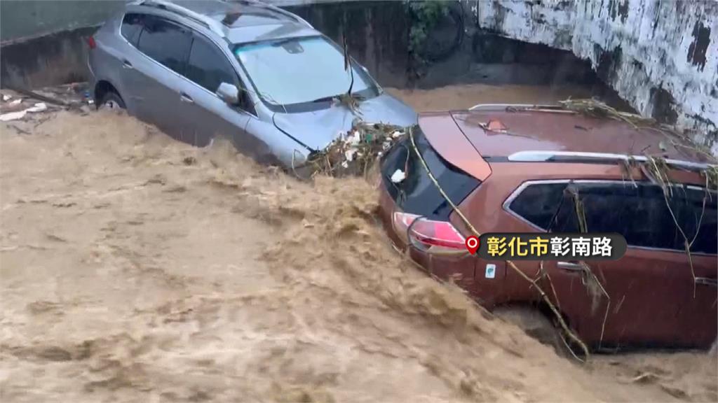 暴雨炸彰化市土石流! 6車遭淹、其中2車卡涵洞