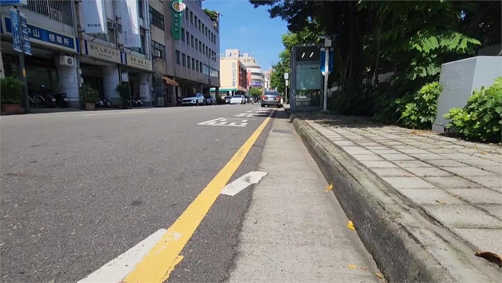 違停公車站影響通行　駕駛不滿被制止嗆「是黃線」