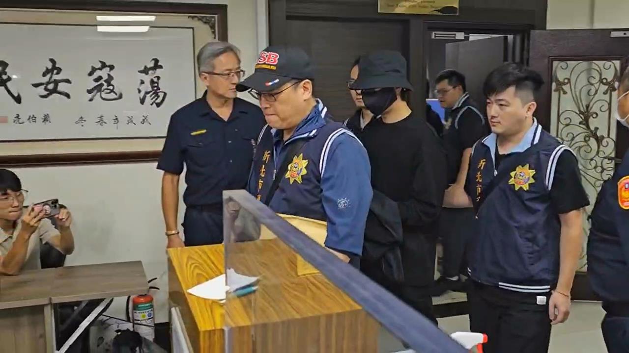 快新聞／新！陳柏霖、修杰楷等4人涉閃兵　上銬移送新北檢複訊