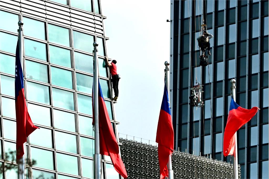 霍諾德徒手攀101畫面藏彩蛋　賈永婕曝「小心機」：有發現嗎？