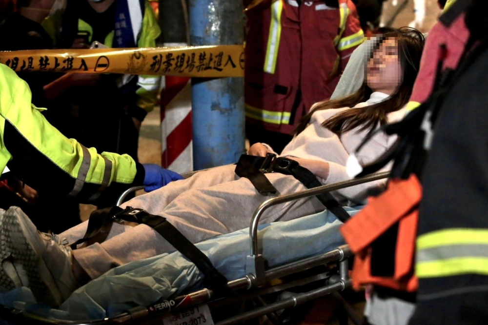 板橋「定食8」凌晨氣爆2樓炸成廢墟 6人受傷「有人躺在地上…」