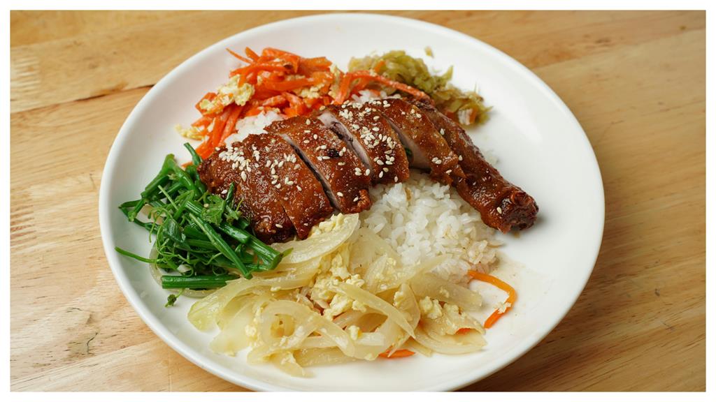 老饕狂讚雞腿排「這1部位」最好吃 兩派網吵翻:沒它就沒靈魂!