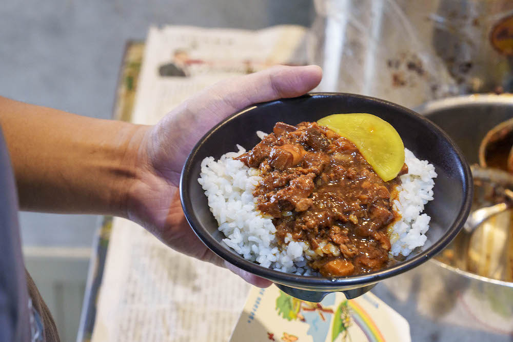溪湖美食 老巫麵線糊｜滿滿膠質的滷肉飯、大腸麵線、臭豆腐必點