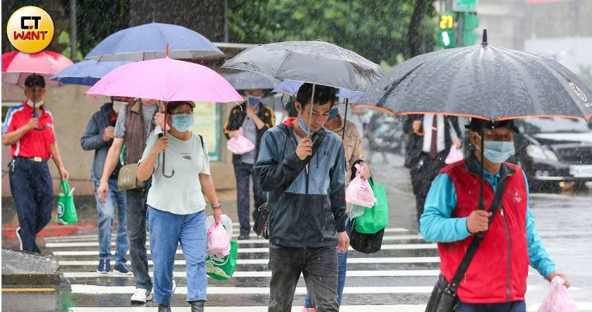 入梅了？鋒面雨彈狂炸　鄭明典揭「只差1條件」原因曝光