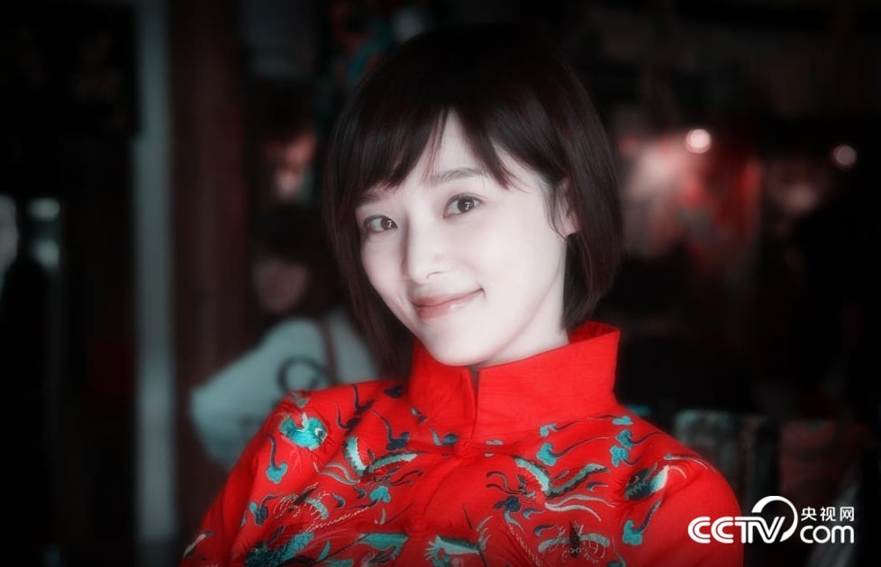 「叫醒13億中國人的《央視》女神」　胡蝶唸錯稿網友笑「不能從此消失了吧」
