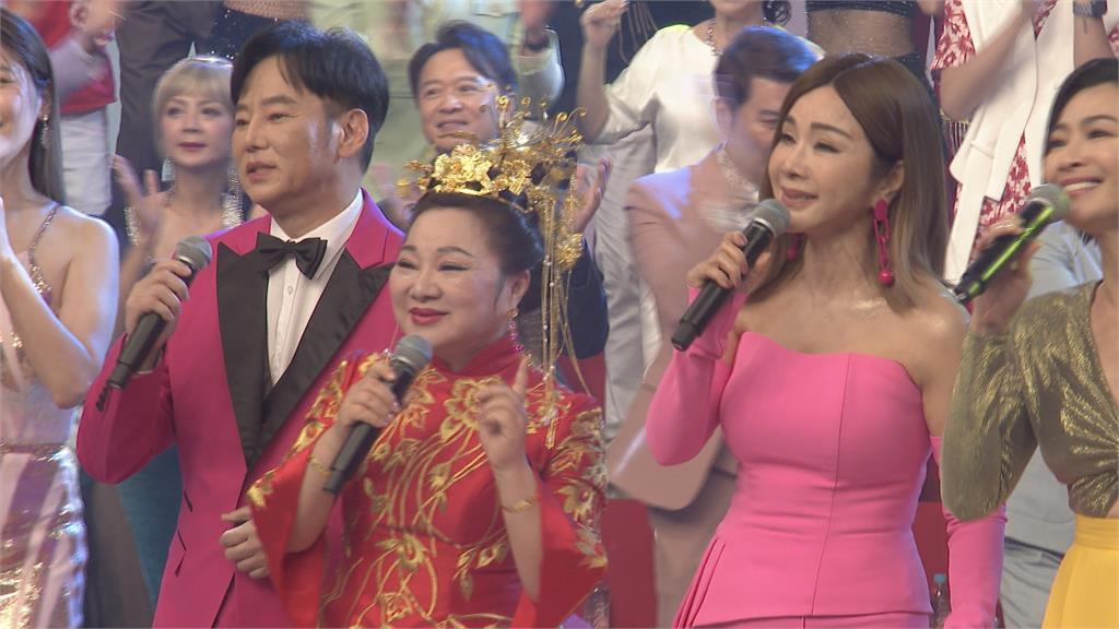 除夕特別節目百位藝人集結！　勁歌熱舞場面超壯觀