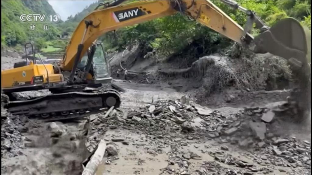 四川暴雨引發土石流　土石流驚險瞬間曝光