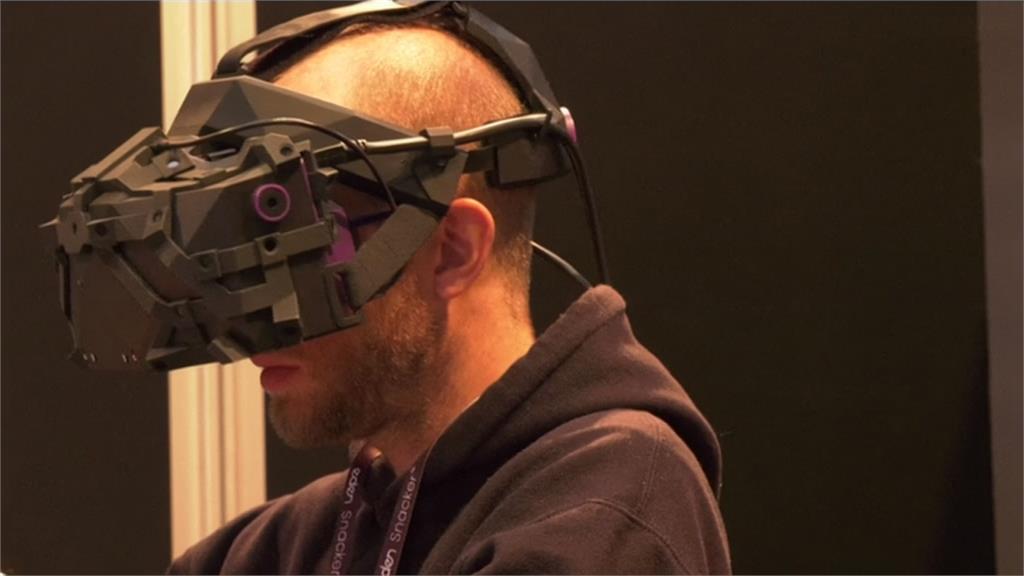 年度VR科技展阿姆斯特丹登場 「指尖滑鼠」讓你變身室內設計師