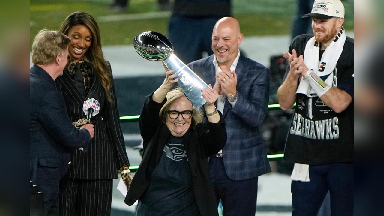 NFL(影)／半裸球迷亂入超級盃比賽一度暫停！最終海鷹29:13擊敗愛國者奪冠