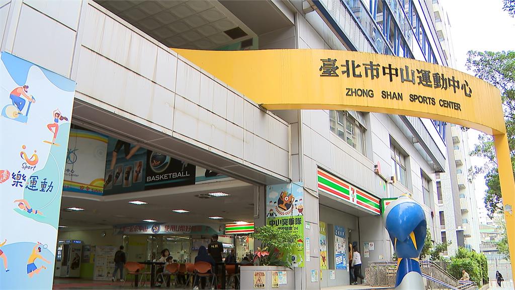 運動中心掛"中國選手"照片遭批　體育局澄清：和國際品牌合作