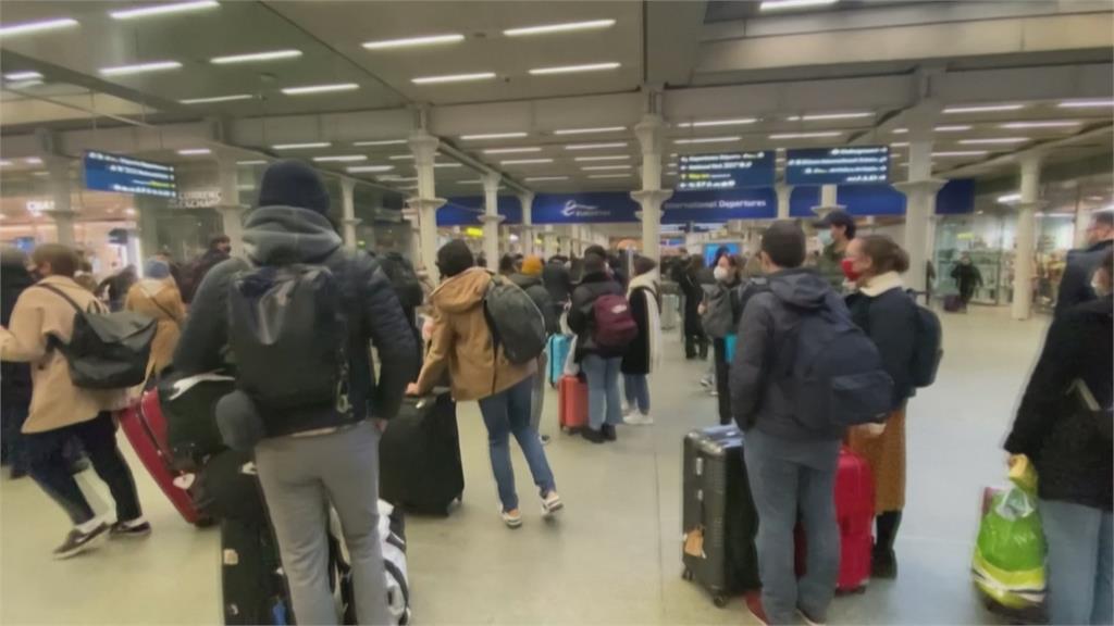 防Omicron！法國今起禁英國旅客入境　縮短打加強針間隔時間
