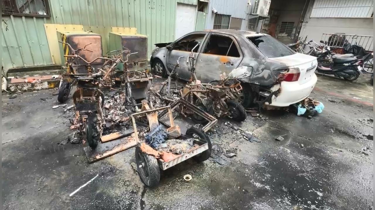 高雄深夜火警！波及８汽、機車　住戶批車主「長年私自充電」罔顧安全