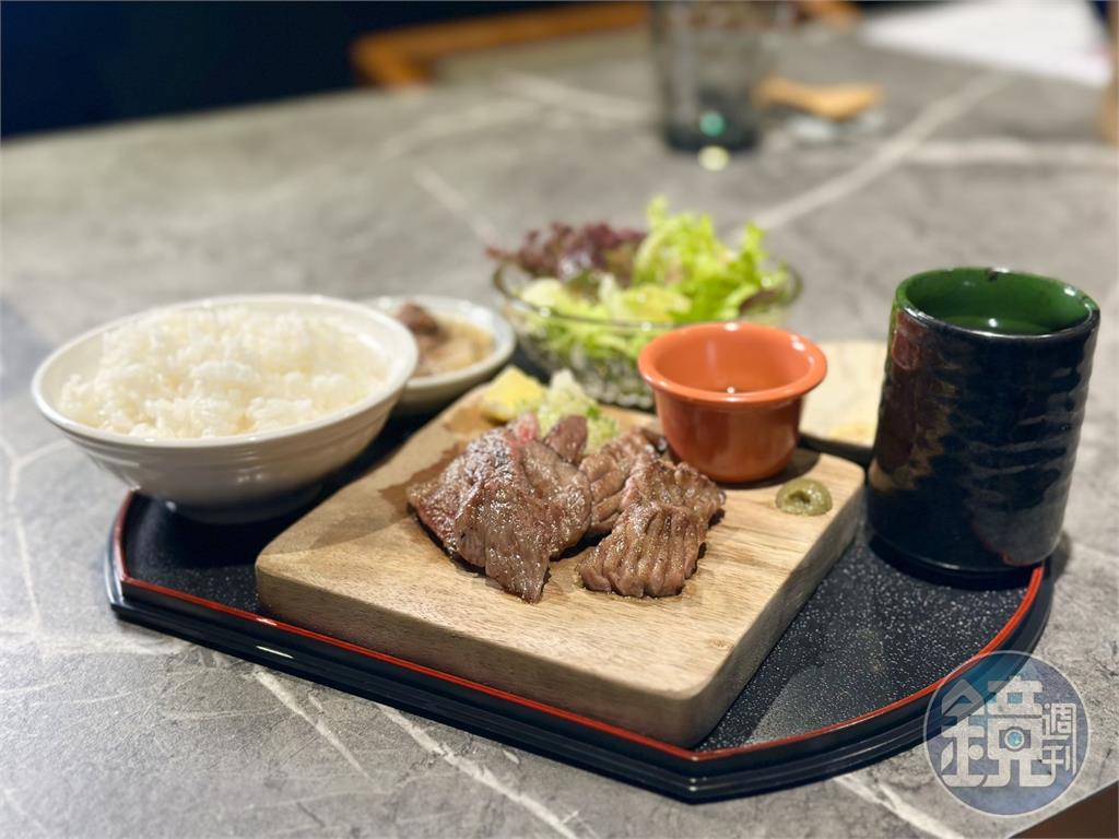 【試吃筆記】A5和牛+牛舌套餐居然500元有找！「青杉燒肉」還讓你小菜、湯、白飯免費續到飽