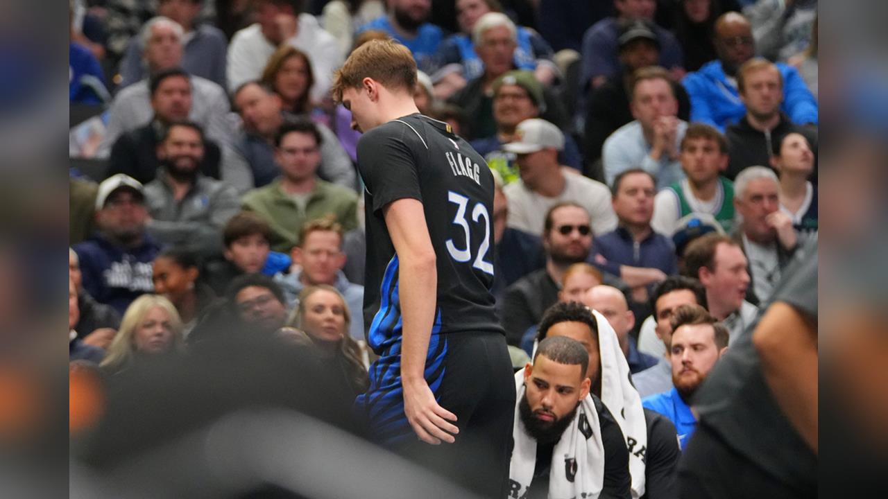 NBA(影)/獨行俠噩夢再現!選秀狀元「旗子哥」也在比賽中受傷倒下