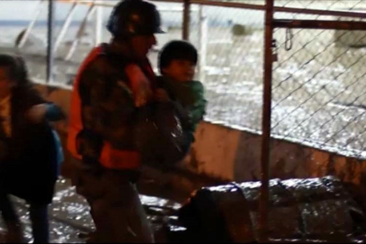 玻利維亞暴雨洪災 5萬戶泡泥水中