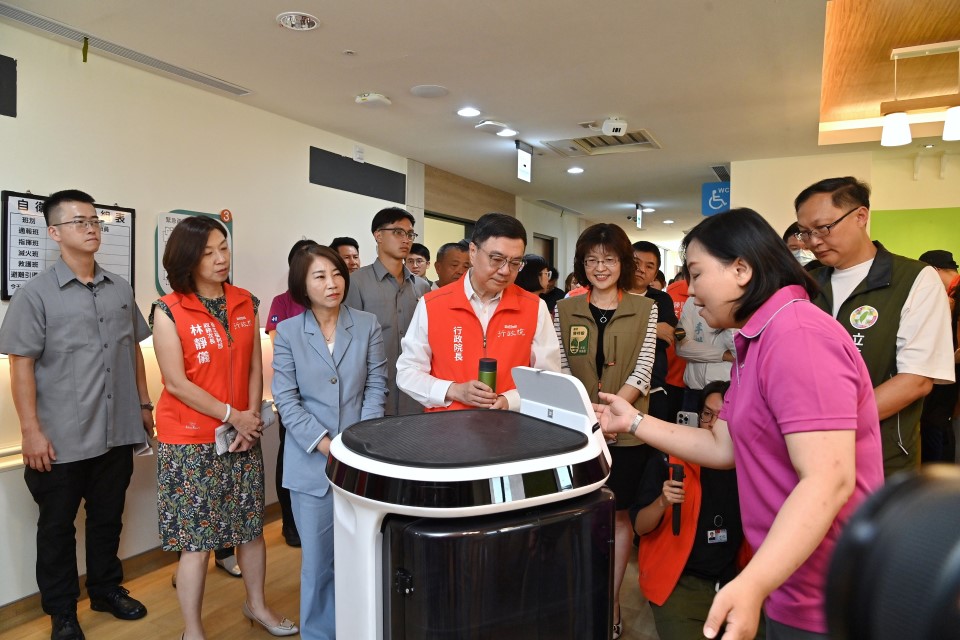 快新聞／行政院長卓榮泰南下屏東視察樂活園區　盼落實長照願景