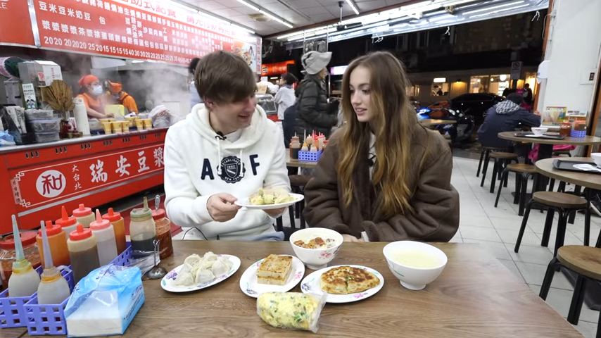 便宜又美味！德妞初嚐台灣豆漿店超驚豔　秒愛上鹹豆漿：比蛋餅還高分