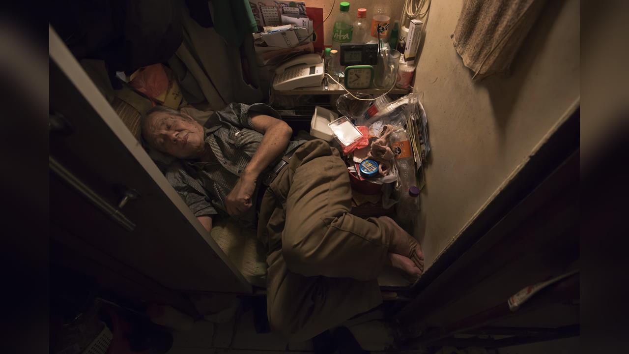 財經專家曝「台版劏房」預售屋格局！「1層14戶」網看傻：這車位吧？