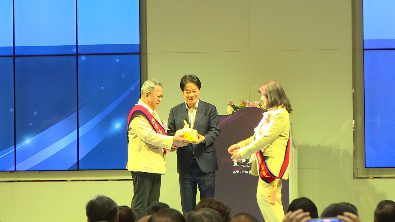 磐石會長交接任監交人　賴總統：經濟韌性持續發展