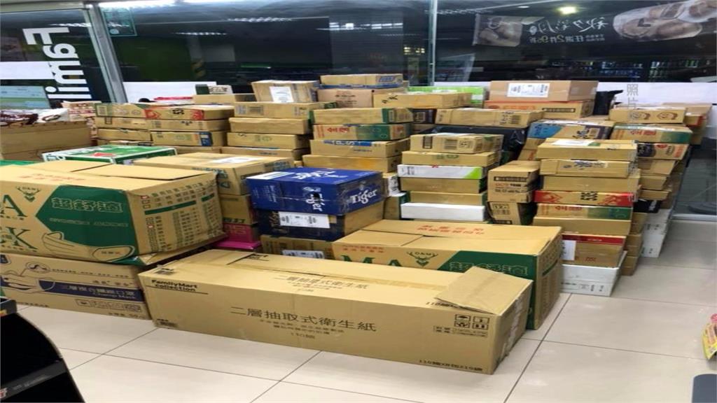 電商99購物節 台灣140萬筆訂單擠爆超商