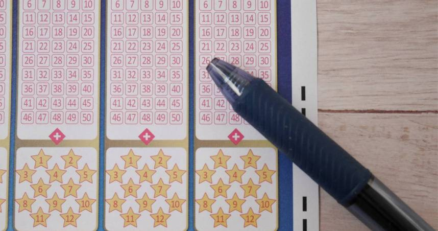中大獎太爽！他在社區群組「曬彩券」隔天領獎傻了　超扯真相曝光