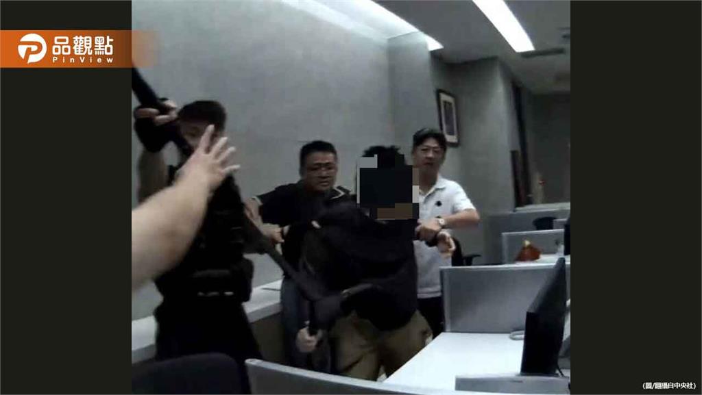 男闖法鼓山寶雲寺「持刀挾持女員工」 柔道國手警一招制敵