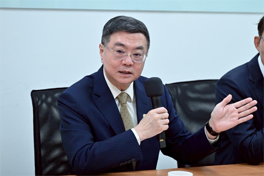 快新聞／卓榮泰拜會立法院各黨團　籲朝野共同支持4100億特別預算
