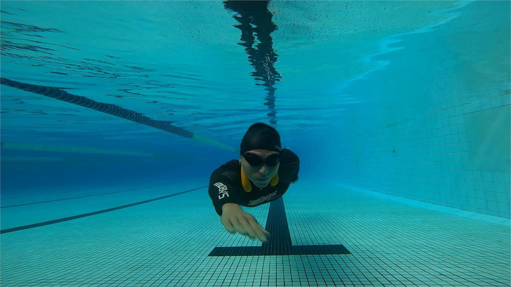 全世界最令人著迷運動 自由潛水教練找回自己