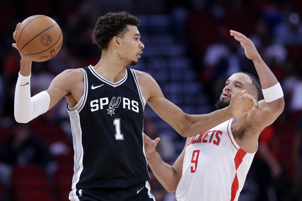 NBA(影)/法國斑馬跑不快只得15分6籃板 火箭7人得分上雙輕鬆輾壓馬刺