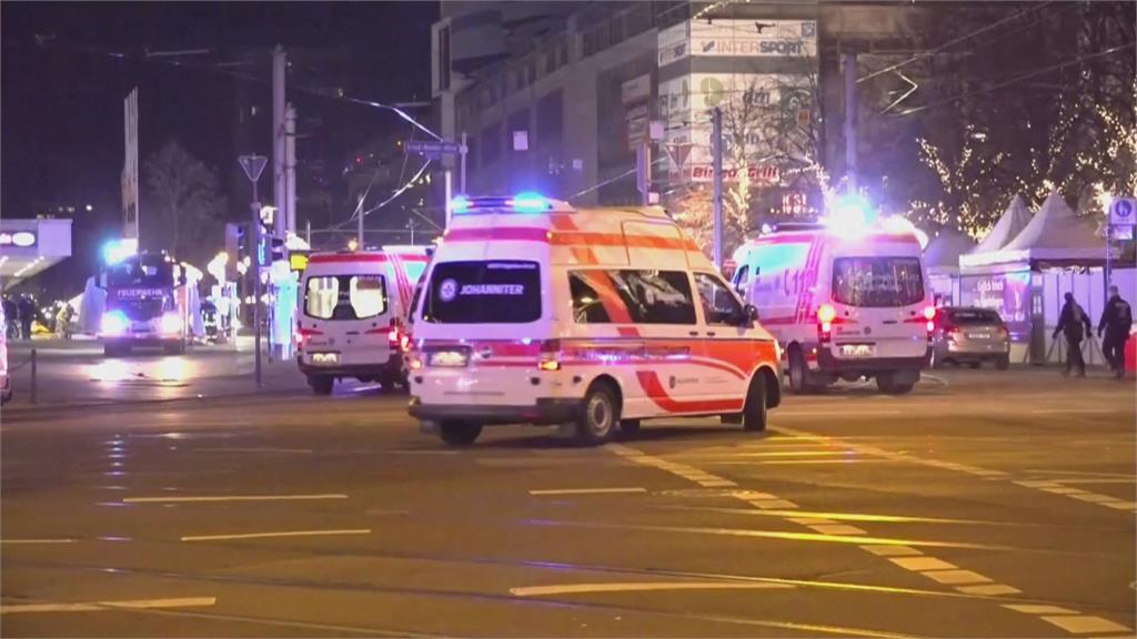 恐攻?轎車闖市集「S型暴衝」 追撞人群已知5死逾200傷