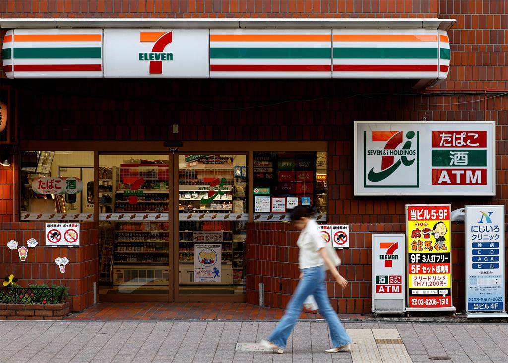 東京有超商推「機器人外送」服務　送餐送商品取代人力