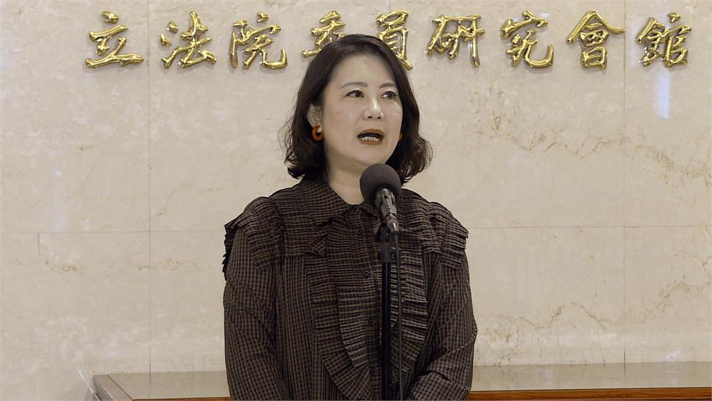 快新聞/鋪路新北?黃國昌颱風天「跨委員會」考察 吳思瑤酸:拿國家資源作秀