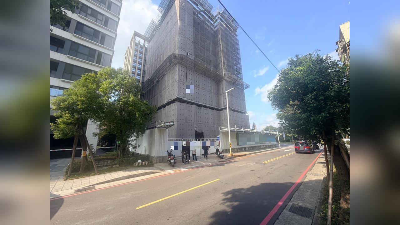 快新聞／仁義重劃區濺血！三重工人墜10樓「爆頭」　送醫急救宣告不治