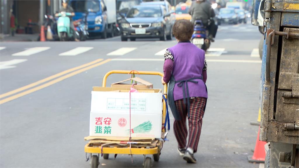 洪申翰控蔣萬安「漠視拾荒者」　北市府嗆：何不食肉糜
