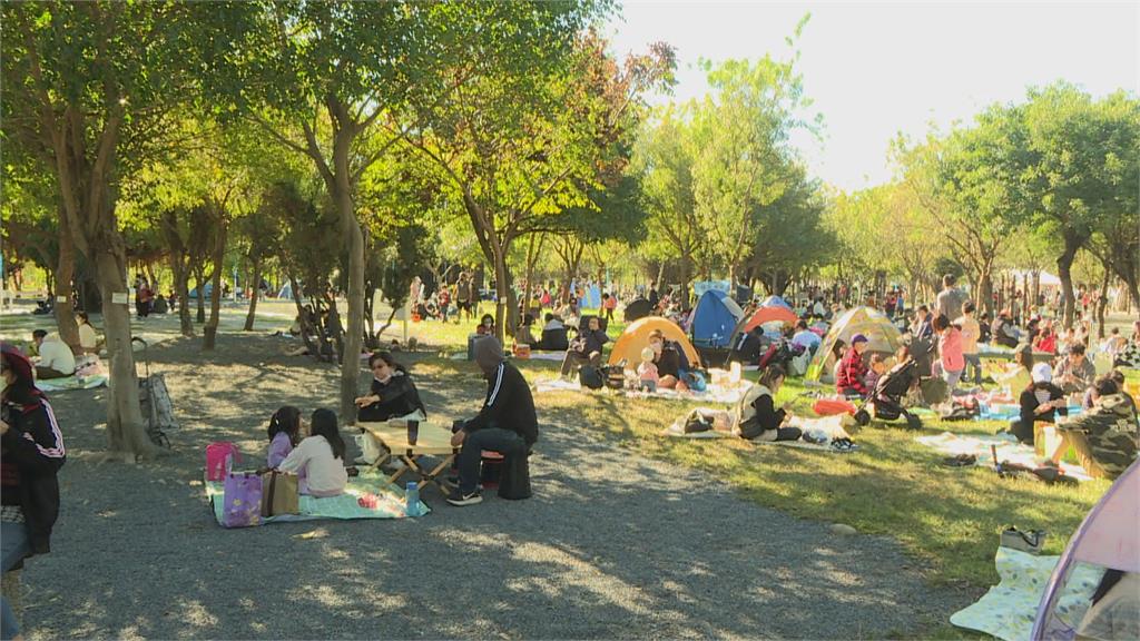 台中首屆「市民野餐日」　萬人齊聚中央公園享受樂活時光