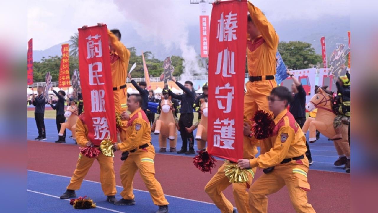 快新聞／花蓮消防舉布條「讚揚縣長」　粉專痛批「荒腔走板」：不該成徐榛蔚的作秀工具