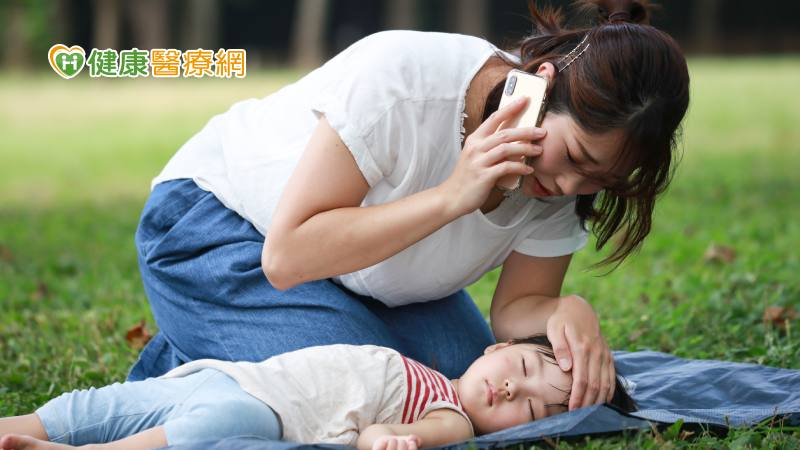 家中孩童中暑、熱傷害該如何急救？5步驟自救方法學起來！