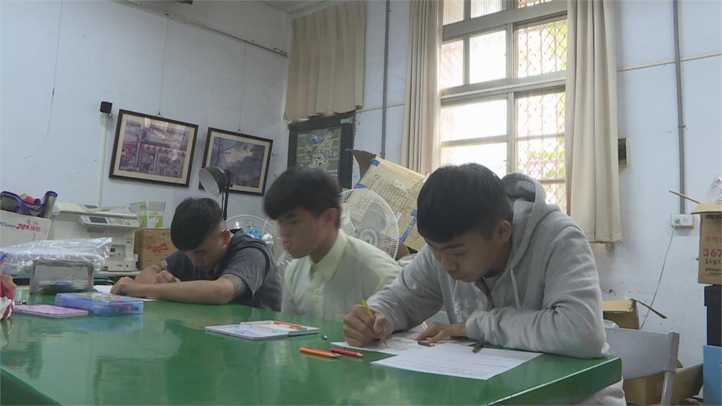六龜高中第一人！　翼友福克服逆境考上台大