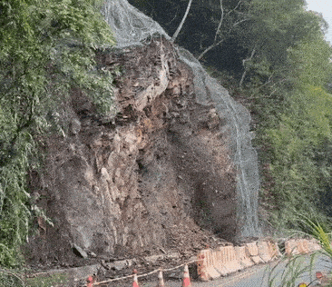 快新聞／宜蘭崩了！宜57線「土石如瀑」畫面曝　金洋部落道路中斷、260戶停電