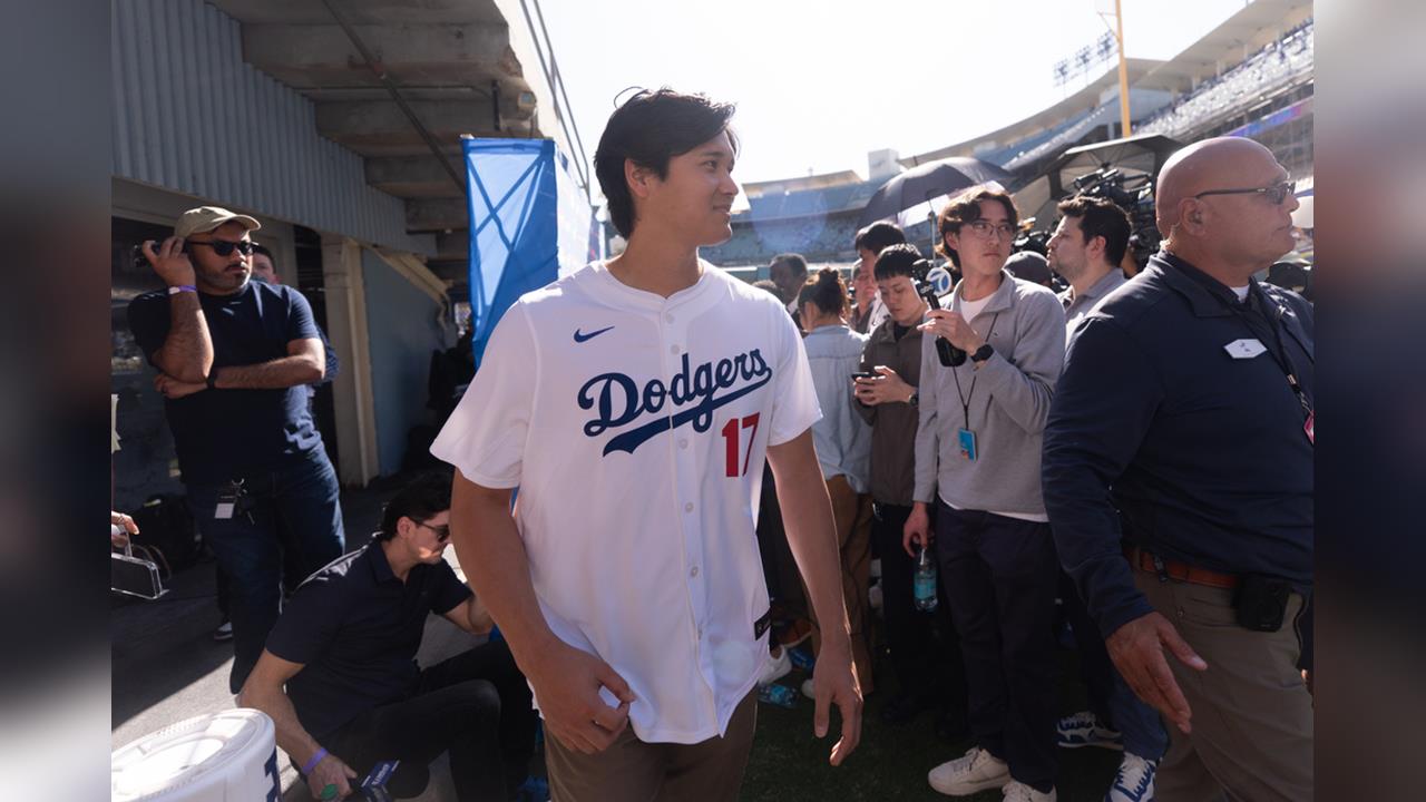 大谷翔平自曝當爸缺點問太太 抱女兒飛高高引起哄堂大笑