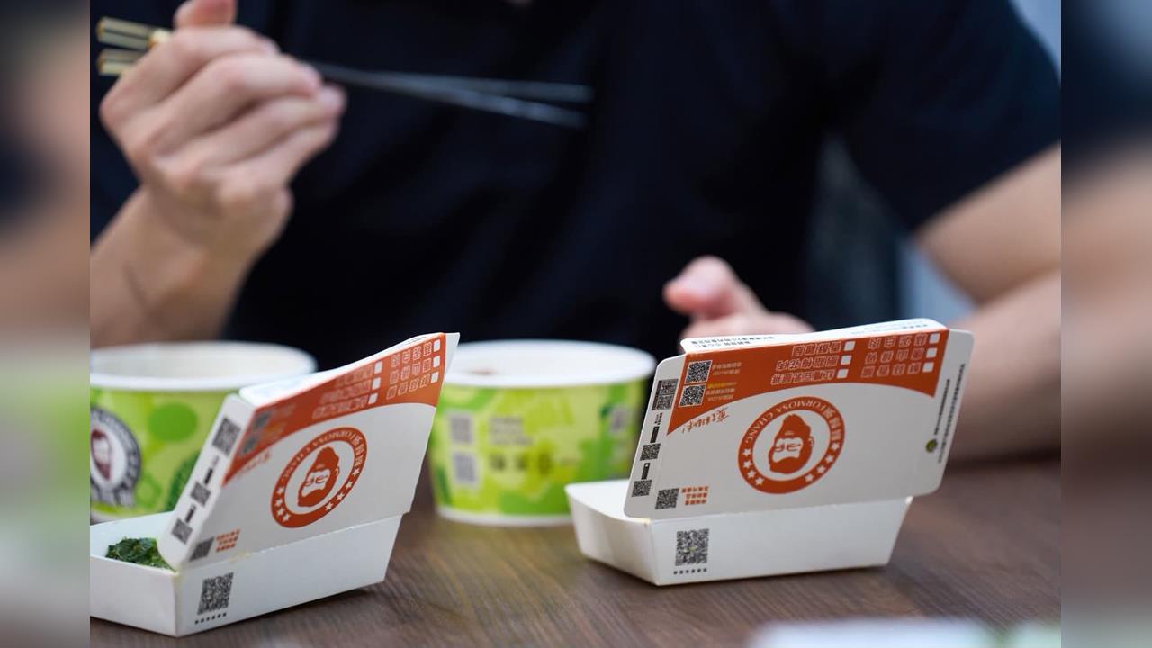 快新聞／蔣萬安趕緊跳出來？貼照片喊「今天午餐鬍鬚張」　釣出汪潔民喊1句