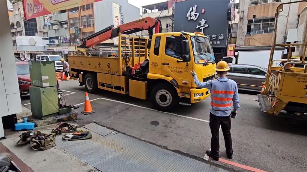 熱炸！正中午變壓器故障　台中西屯路二段沿街大停電