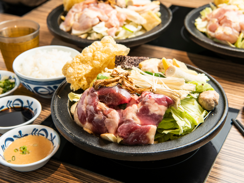 高雄平價鍋物，百元消費超划算 首推薑母鴨 香菇雞特色鍋物