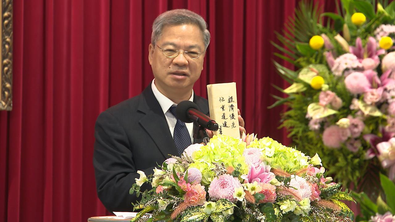 上任即救火卓揆親送8個字　經長龔明鑫「開心又壓力大」