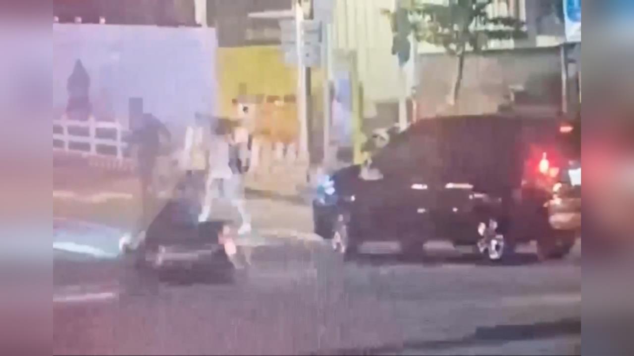 男搶YouBike置物籃物品拔腿就跑　警精準鎖定強勢逮捕搶匪