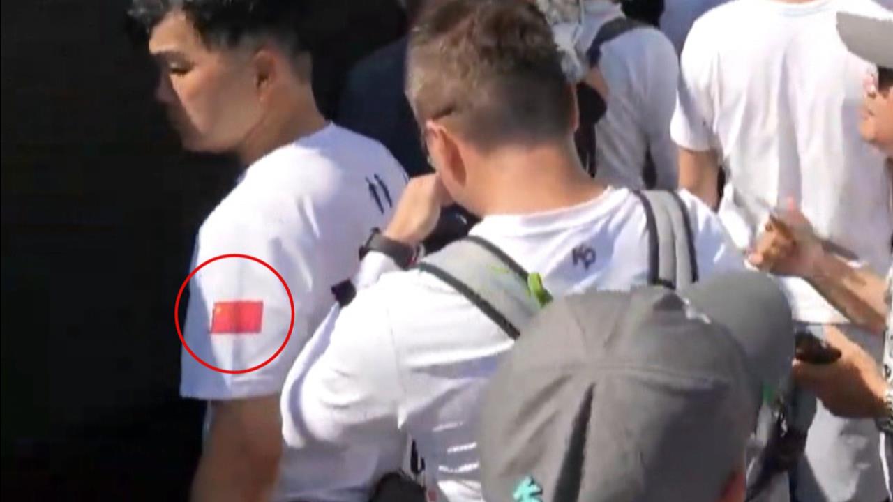 民眾黨走讀"出現五星旗: 黃國昌被問嗆記者"你夠了嗎"