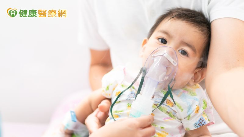 佳節帶寶寶外出慎防RSV！濃痰卡氣管像「拔絲地瓜」　未滿一歲易重症