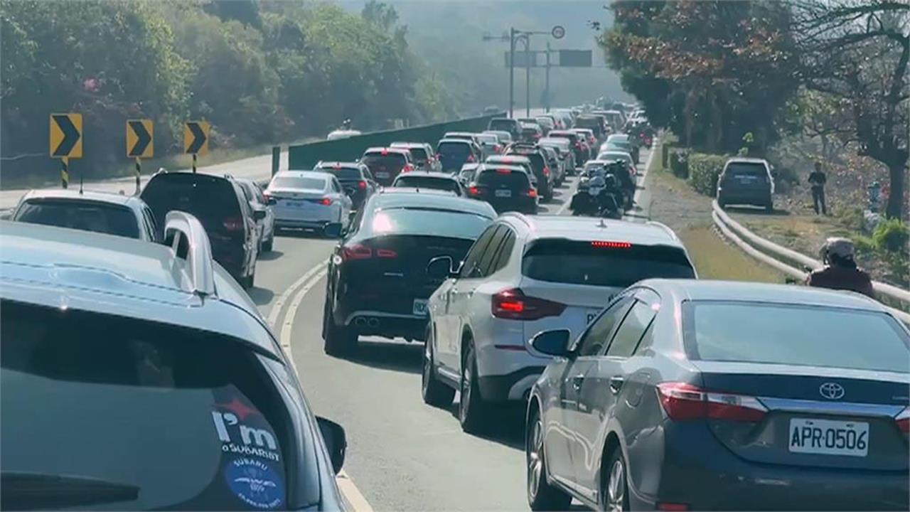 快新聞/晚點上路!連假第二天清晨「國道車流量1.8倍」 壅塞路段看這裡