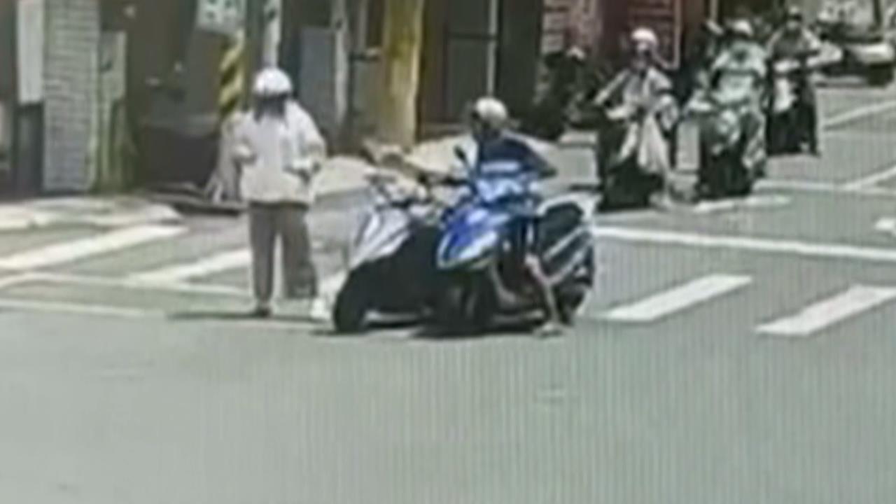 假裝問路伸狼爪! 嘉義65歲男2小時性騷5人遭羈押