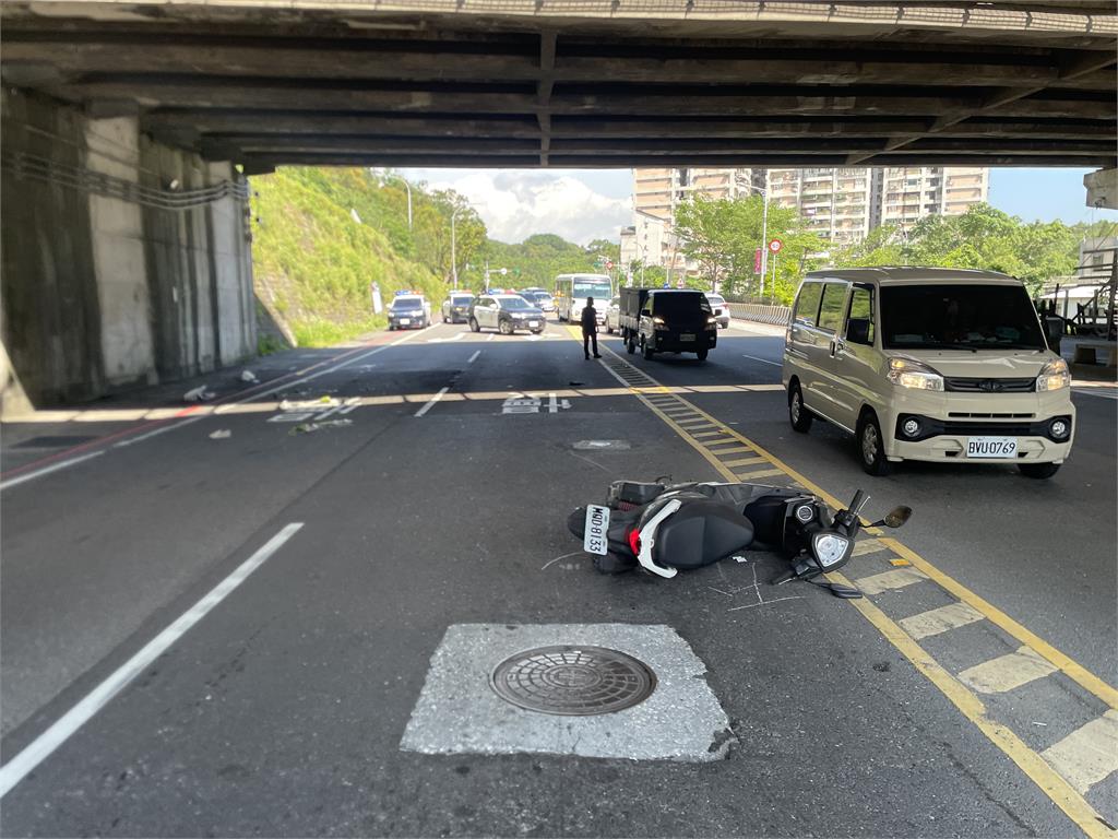 基隆驚悚死亡車禍　行人被騎士撞飛遭後車輾斃